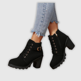 Katnia – Eleganckie botki na obcasie z metalową klamrą